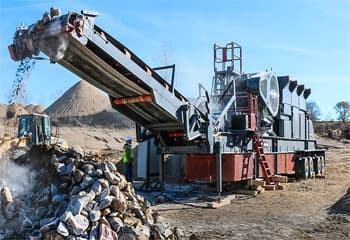 سنگ شکن یا خردکن ماشینی است که در جهت کاهش اندازه سنگ‌های درشت و تبدیل آن‌ها به خرده سنگ،شن و یا خاک استفاده می‌شود